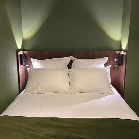 Green Studio Apartment